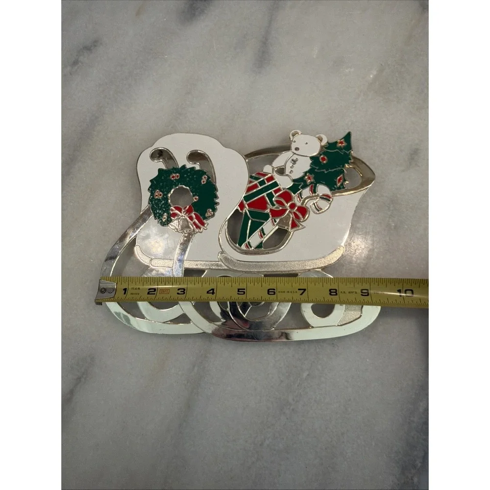 Vtg. Wm. A. Rogers Oneida Christmas Holiday Sleigh‎ Trivet Silverplate Enamel